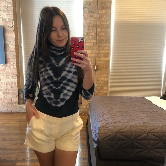 White Pleated Shorts - Picture 2 of 8